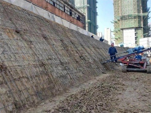 龙山建筑边坡支护