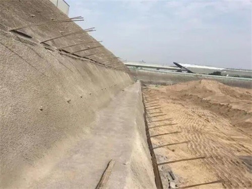 龙山河道边坡加固